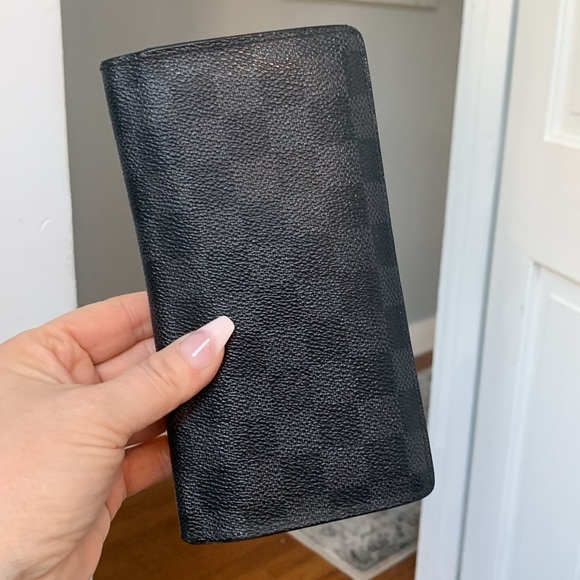 Louis Vuitton Other - 2011 authentic Louis Vuitton Brazza wallet in Damier graphite black and gray